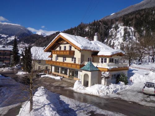  Apartment Sigrid, Pension in Flattach