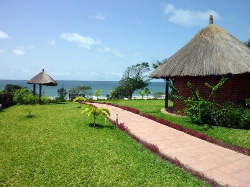 Leo's Beach Hotel & Restaurant