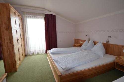 Standard One-Bedroom Apartment with Balcony