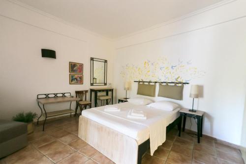 1 double bed, 1 twin bed, 1 sofa bed