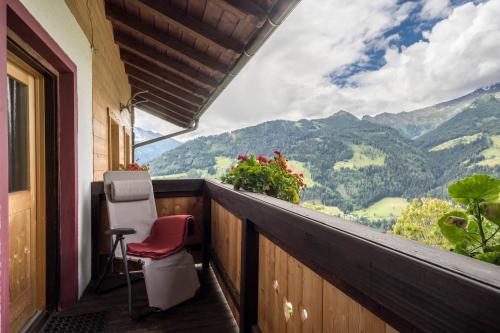 Superior One-Bedroom Apartment with Balcony