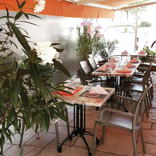 المرافق, Hotel Restaurant le Provence in Brignoles