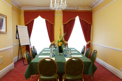 Leens Hotel - image 2