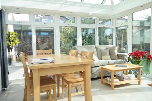 Weston Cottage - image 4
