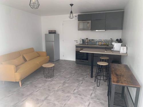 Appartement T2 indépendant avec terrasse et parking gratuit - Proche palais des congrès-Baie de Saint-Brieuc