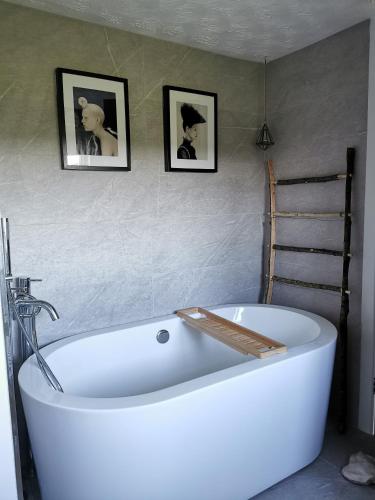 Baño, Cozy at the Causeway in Templepatrick