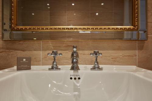 Angel Hotel - 화장실