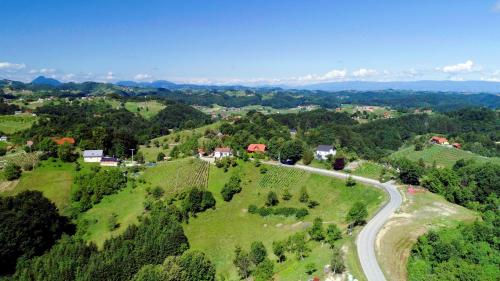 A környék, Chalet Haloze in Dobrna