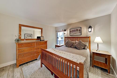 Woodside Apartment 1491 - image 9