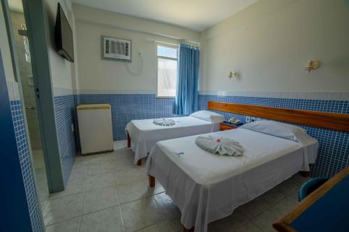 Twin Room image 4