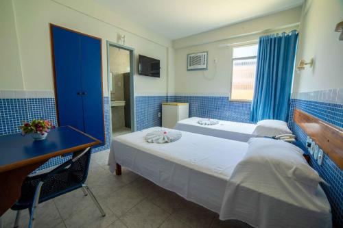 Twin Room image 5