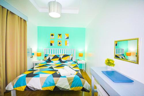 Charming Modern 2-Bedroom Apartment, Olongapo City Center