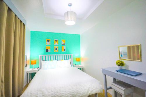 Charming Modern 2-Bedroom Apartment, Olongapo City Center