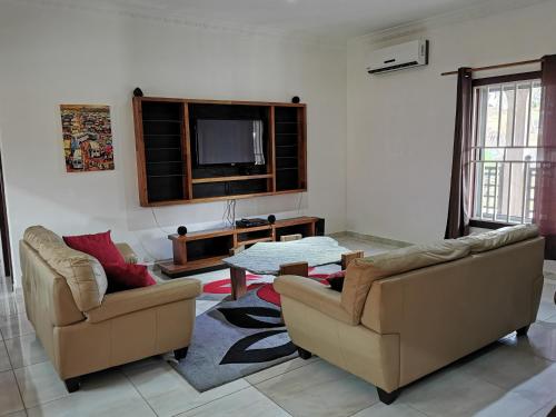 Upper Inchaban beachfront apartment in 塔科臘迪