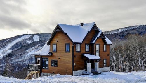 Chalet 29 Chemin Blanc by Les Chalets Alpins in Stoneham (Quebec)