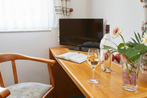 Tannmuhle Hotel und Restaurant GmbH 1.8km von Am Sportplatz entfernt