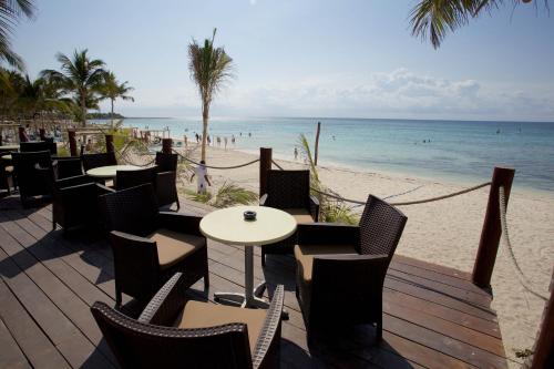 Akumal Bay - Beach & Wellness Resort