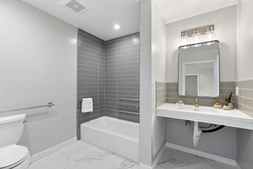 Sea Sprite Beach Club Room Type - Queen Room - Disability Access