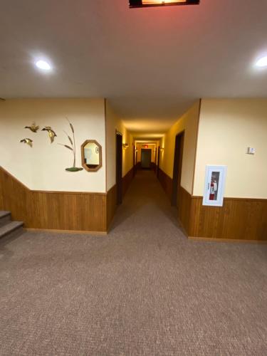 AmeriVu Inn - image 7