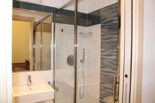 House Beatrice Milano - image 6