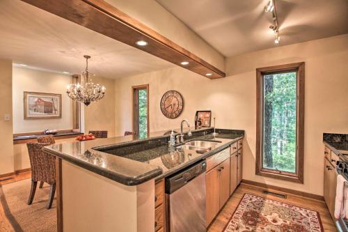Wintergreen Resort Home with 2 Decks and New Hot Tub - image 4