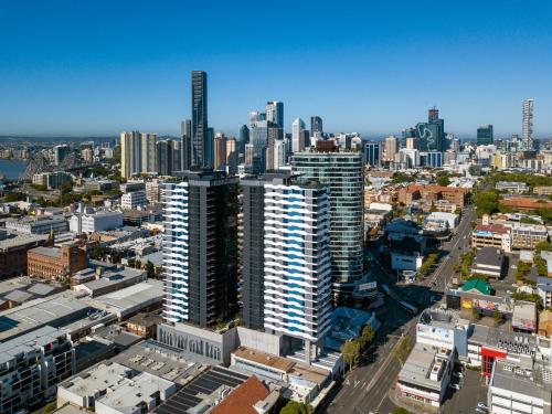 Fortitude Valley Apartments by CLLIX