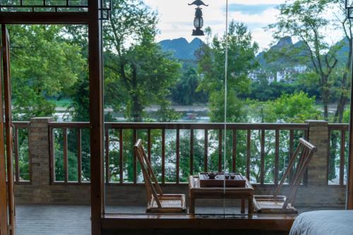 Yangshuo River Lodge Hotel