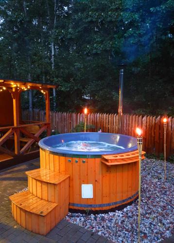 Kert, Vasarotojų Guest House (Vasarotoju Guest House) in Giruliai