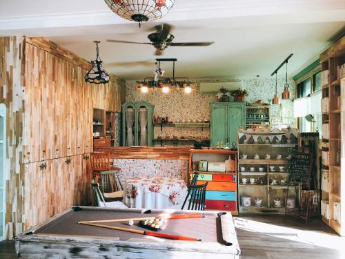 Shared lounge/TV area, Jarasum Guest House in Gapyeong-gun