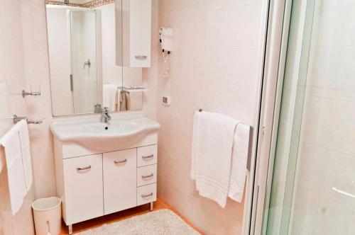 Hotel Priscilla - image 10