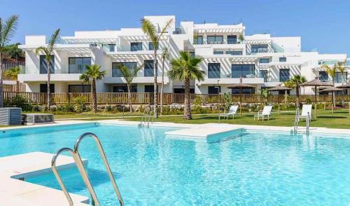  Luxury Secure Chic-Hideaway in La Cala de Mijas with Sun-Drenched Terrace, SPA & GYM, Pension in La Cala de Mijas