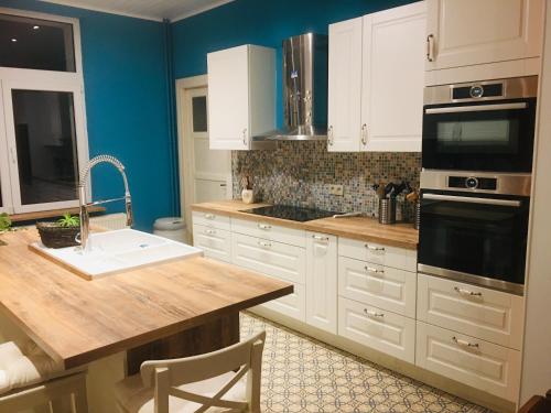 Konyha, Le nichoir d’hirondelles in Tintigny