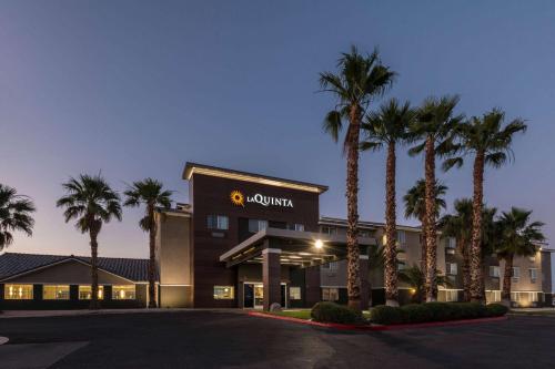 La Quinta Inn & Suites by Wyndham Las Vegas Nellis