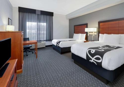 2 double beds