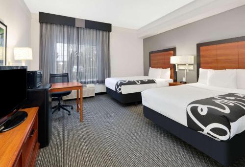 La Quinta by Wyndham Dallas North Central in Dallas, USA