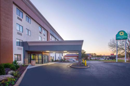 La Quinta Inn by Wyndham St. Louis Hazelwood - Airport North