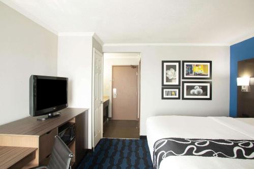 La Quinta Inn by Wyndham St. Louis Hazelwood - Airport North