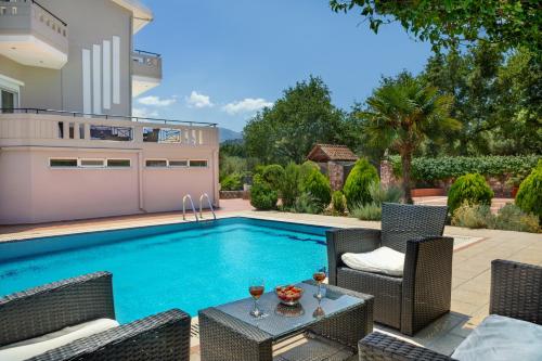 Swimming pool, Villa Marianna in Fres