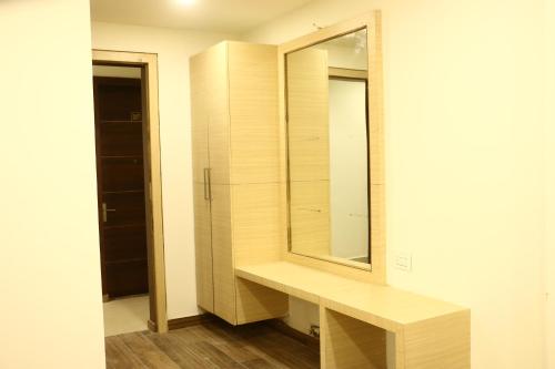Deluxe Double or Twin Room image 1