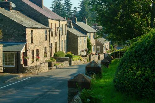 Kings Head - Riverside, Ravenstonedale