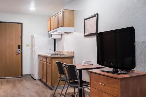 WoodSpring Suites Denton