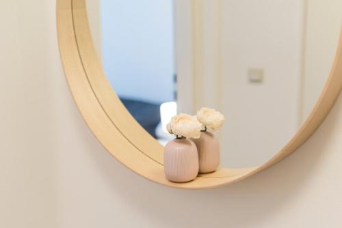 One-Bedroom Apartment image 4