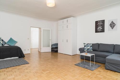 One-Bedroom Apartment image 6