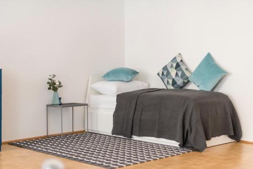 One-Bedroom Apartment image 7