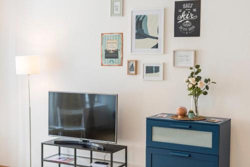 One-Bedroom Apartment image 8