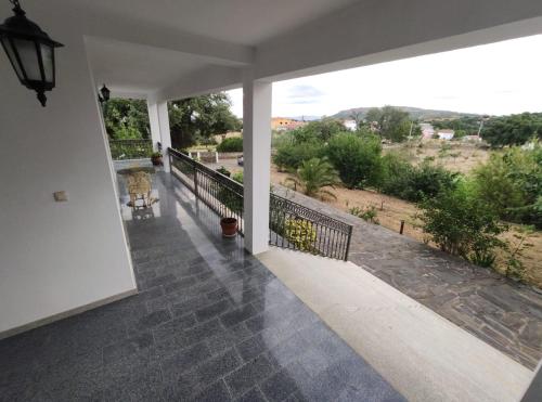 شرفة/ تراس, Vivenda das Eiras in Miranda Do Douro