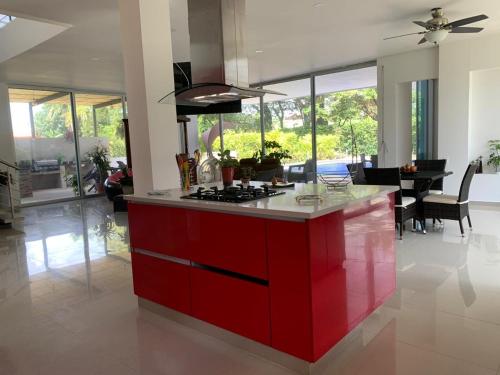 Casa Campestre en Condominio Lagos Del Penon in El Brasil