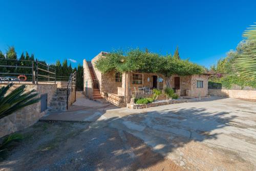 Villa Can Pau pool and garden close to the beach - image 10