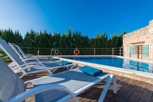 Villa Can Pau pool and garden close to the beach - image 14