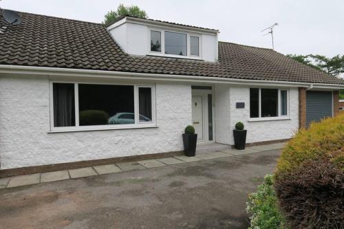 Detached House 200 Yards From The Delamere Forest, New For August 2020. Refurbished Sleeps 6